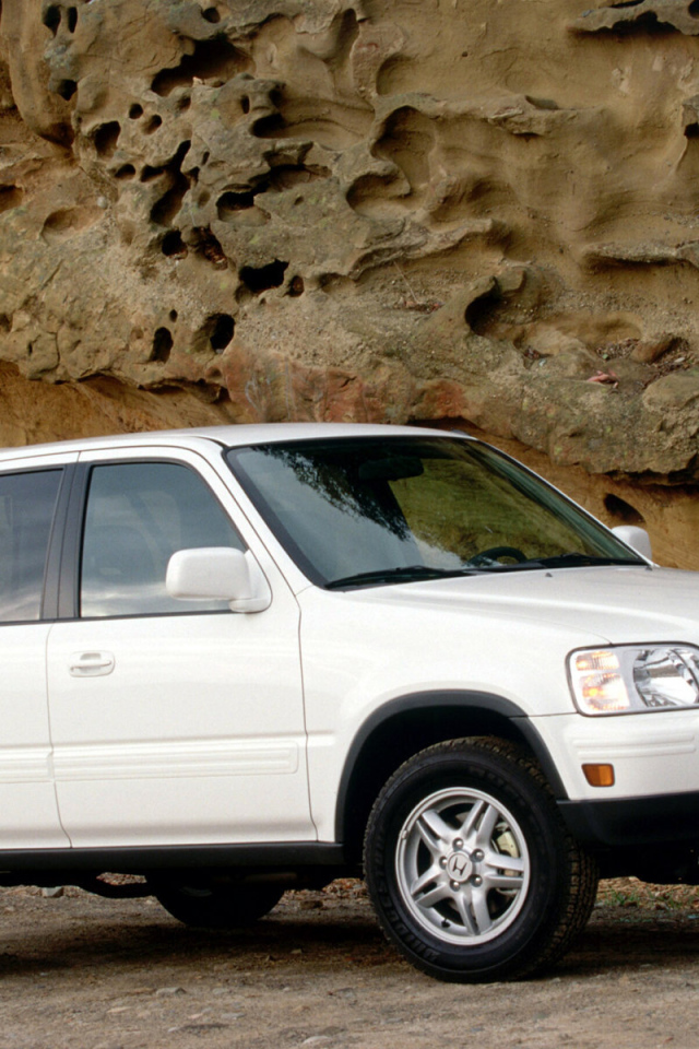 Красивый автомобиль Honda CR V в Москве