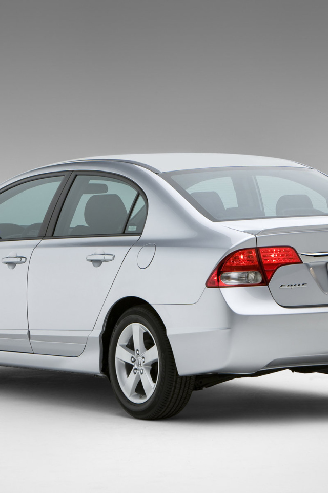 Красивый автомобиль Honda Civic 4D в Москве