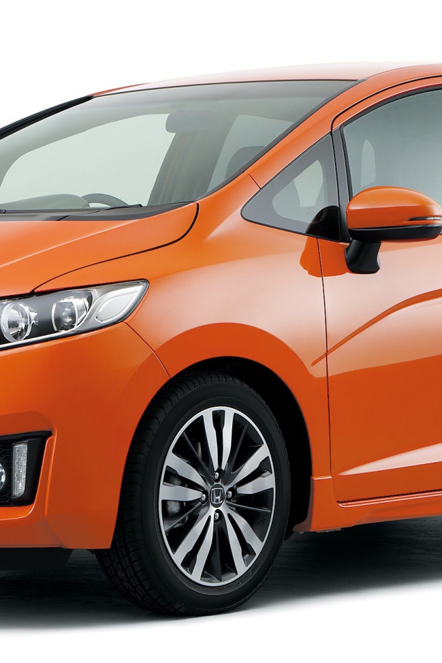 Красивый автомобиль Honda Fit 2014