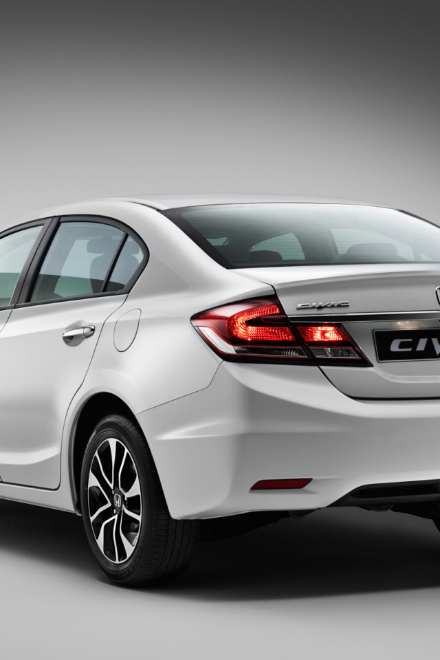 Автомобиль марки Honda модели Civic 4D