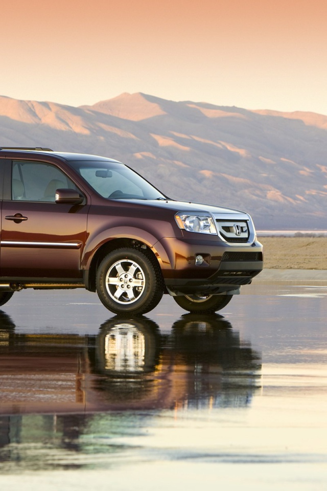 Автомобиль марки Honda модели Pilot