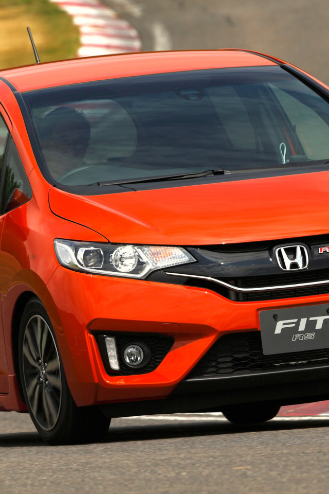 Новая машина Honda Fit 2014