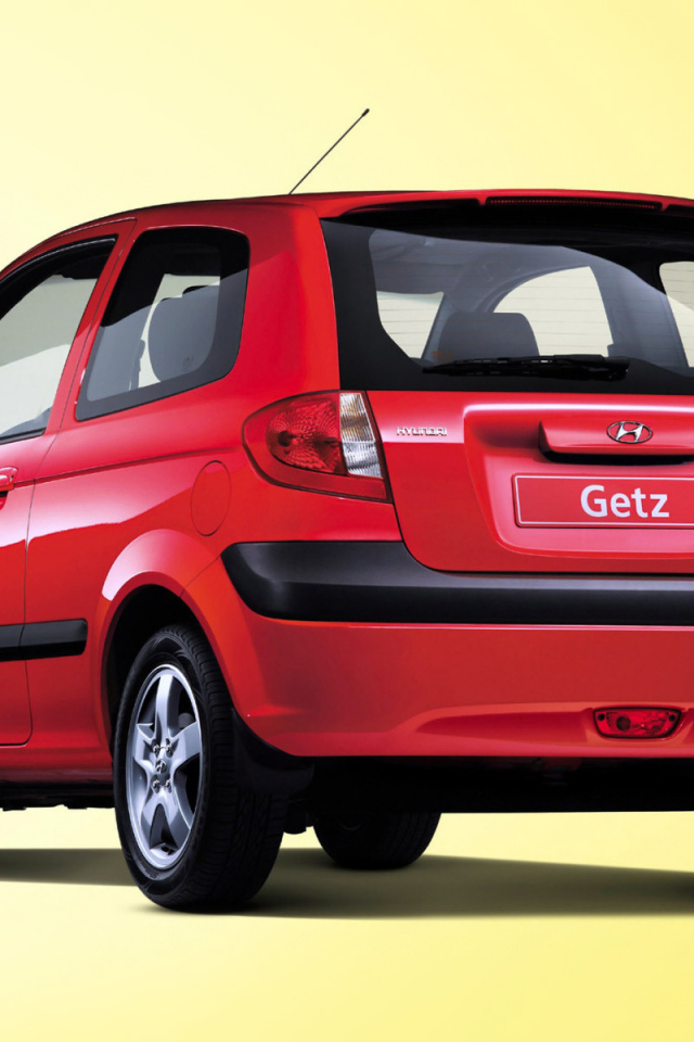  Автомобиль Hyundai Getz на дороге