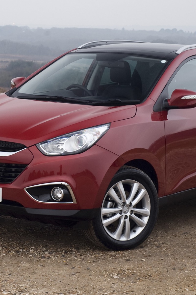  Автомобиль Hyundai IX35 на дороге