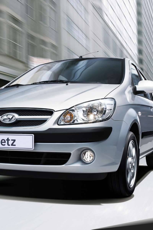 Автомобиль марки Hyundai модели Getz