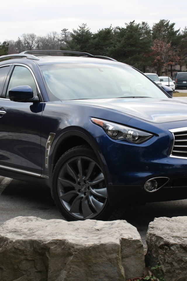Синий Infiniti FX35