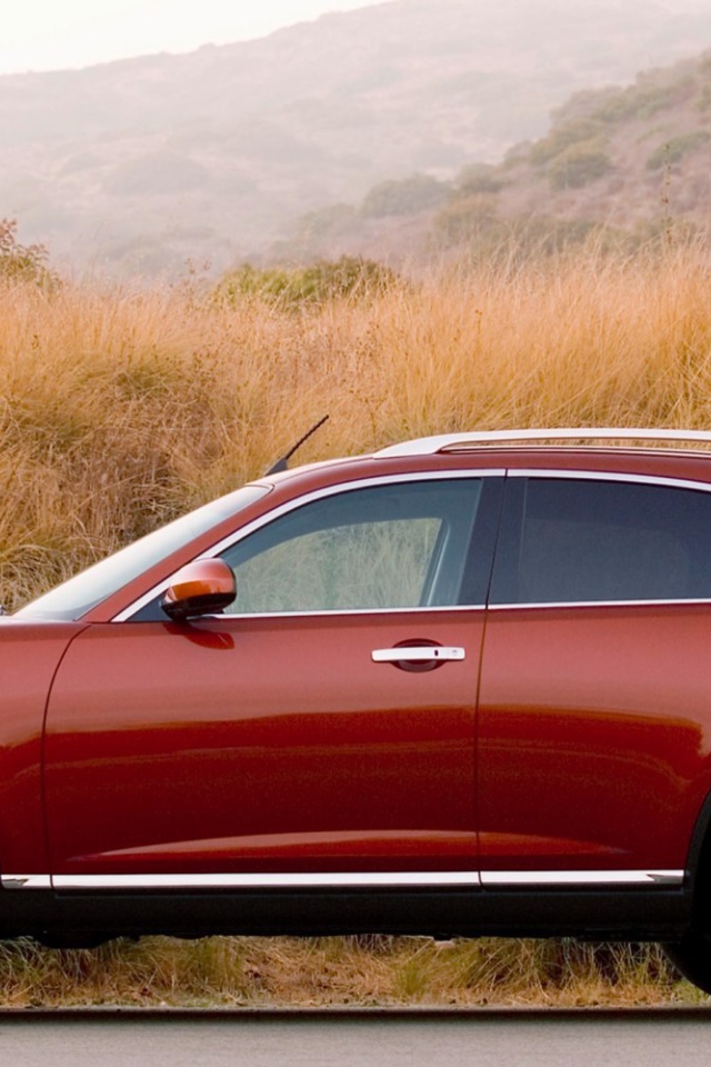 Красный Infiniti FX35