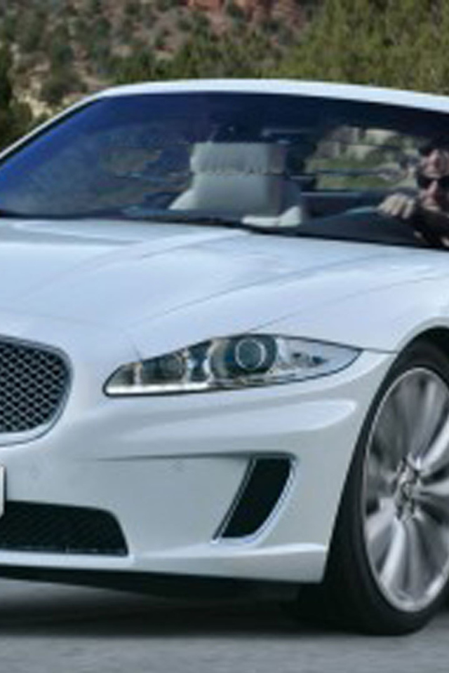 Кабриолет Jaguar XF
