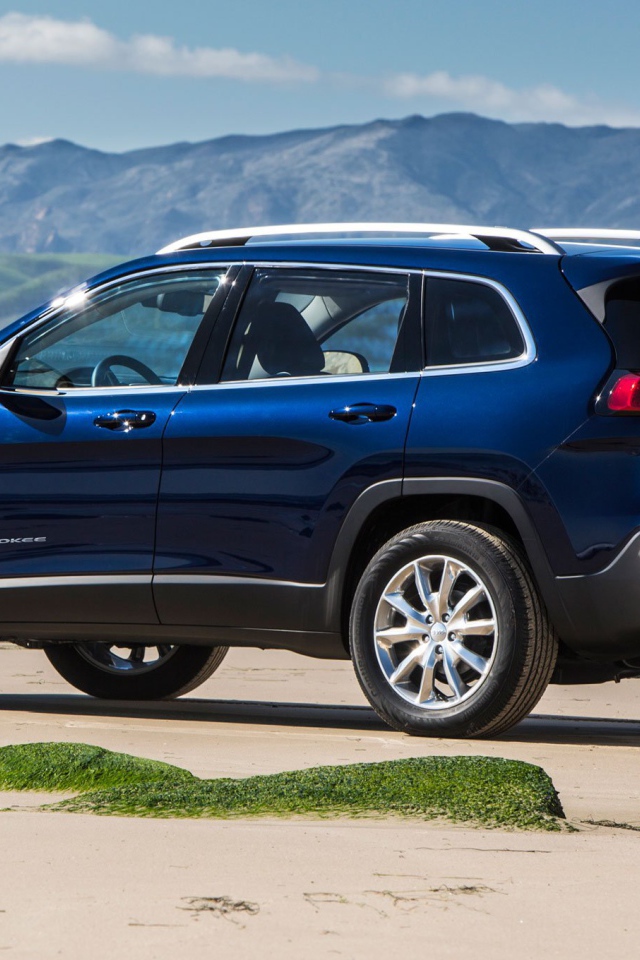 Надежный автомобиль Джип Гранд Чероки 2014