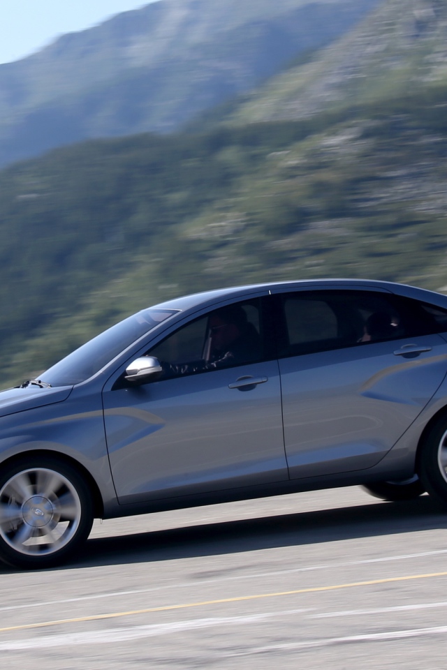 Стремительная Лада Веста