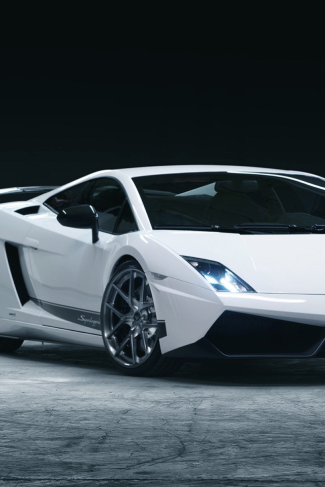 Белый Vorsteiner Lamborghini Gallardo