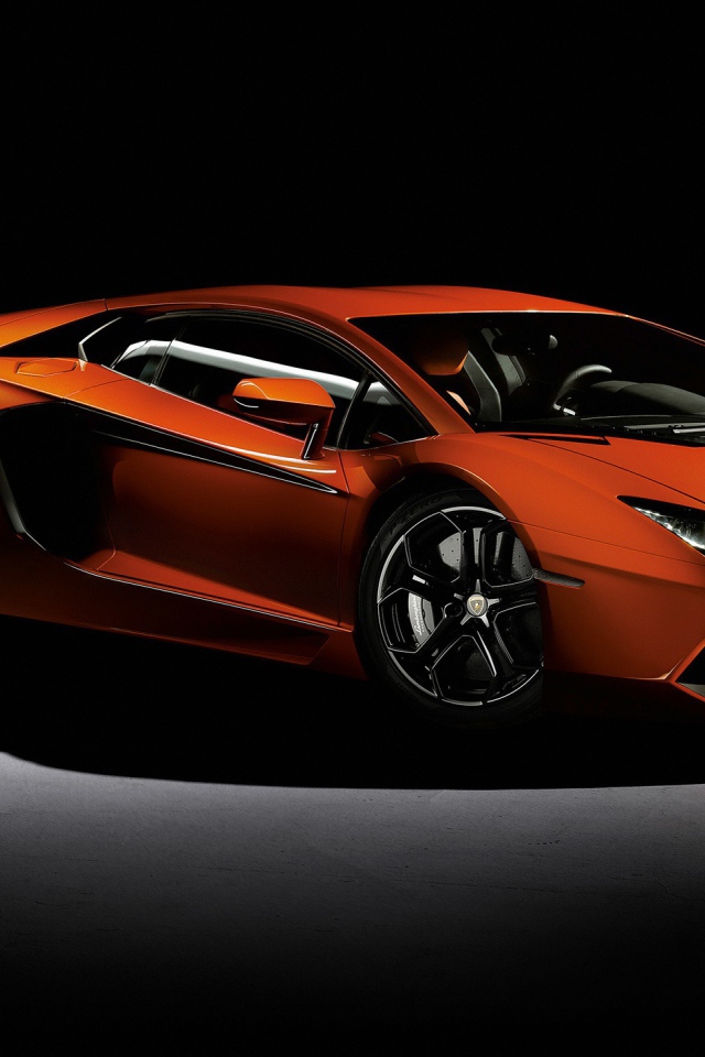 Оранжевый Lamborghini Aventador