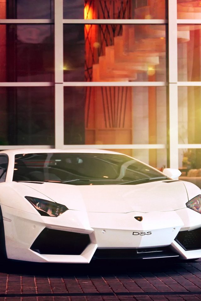 Белый Lamborghini aventador lp 700