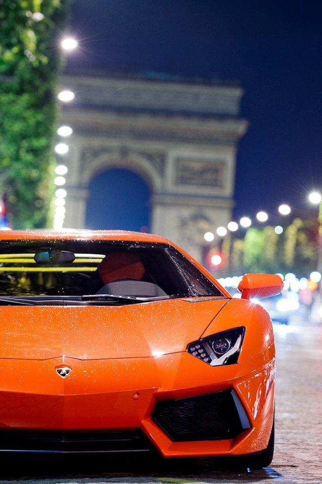 Оранжевый Lamborghini aventador