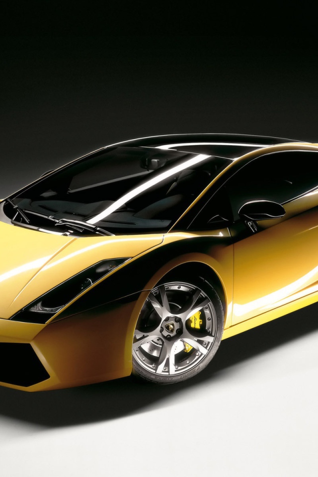 Желтый Lamborghini gallardo