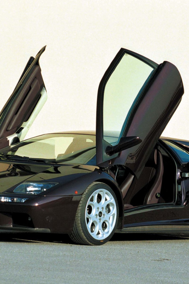 Новый автомобиль Lamborghini Diablo