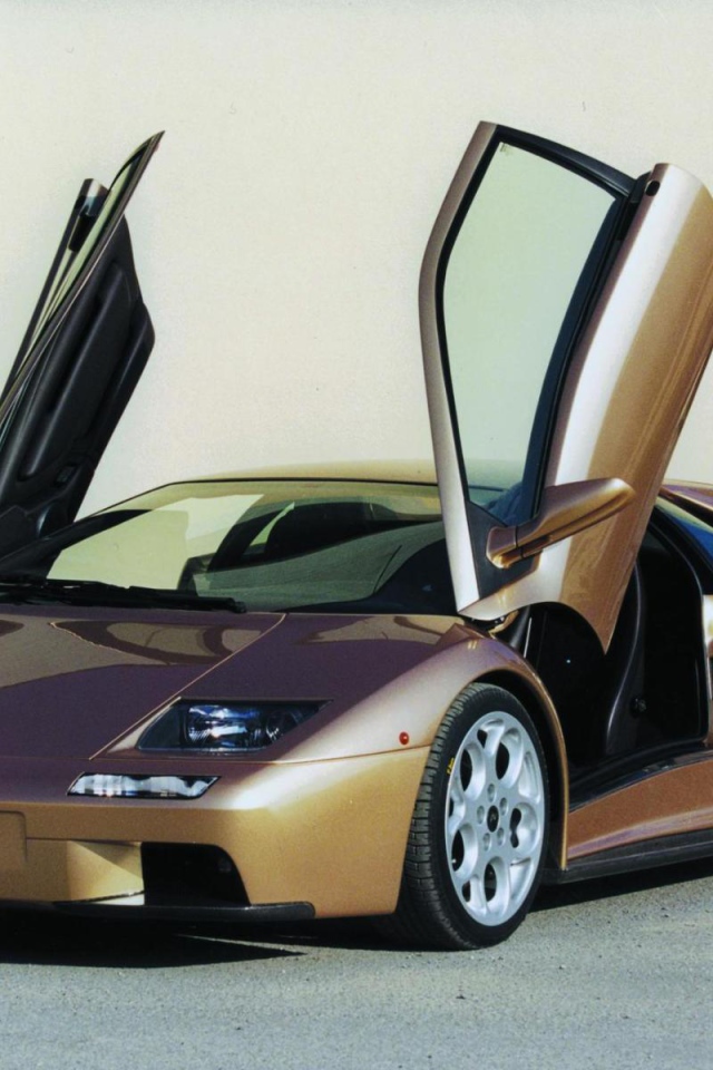Надежный автомобиль Lamborghini Diablo