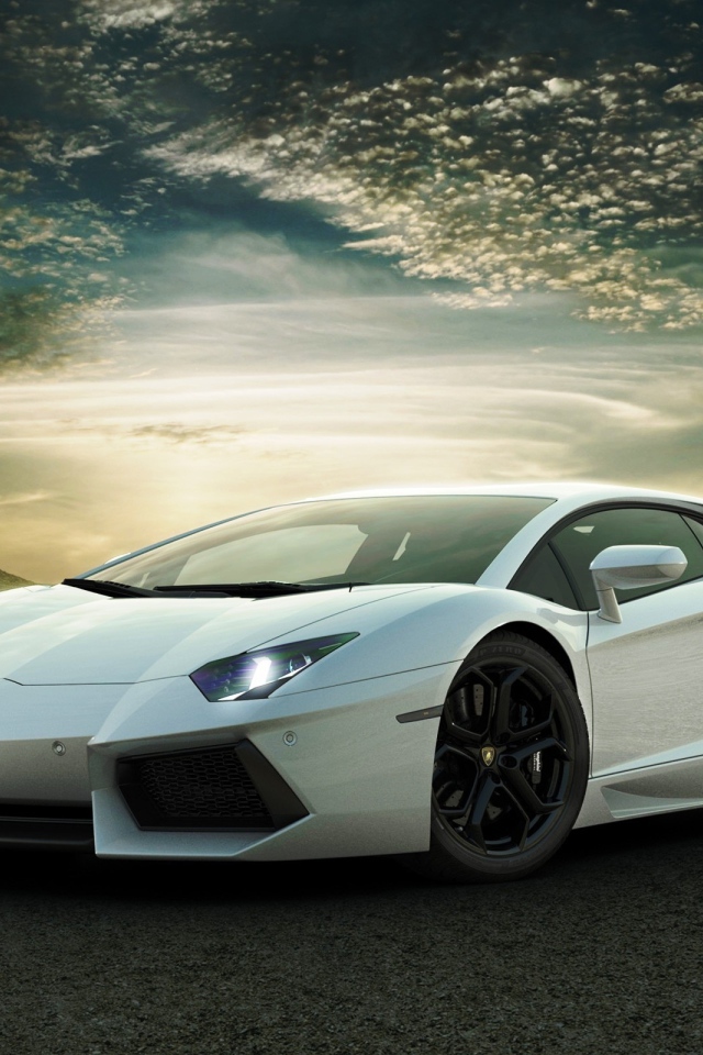 Белый Lamborghini Aventador