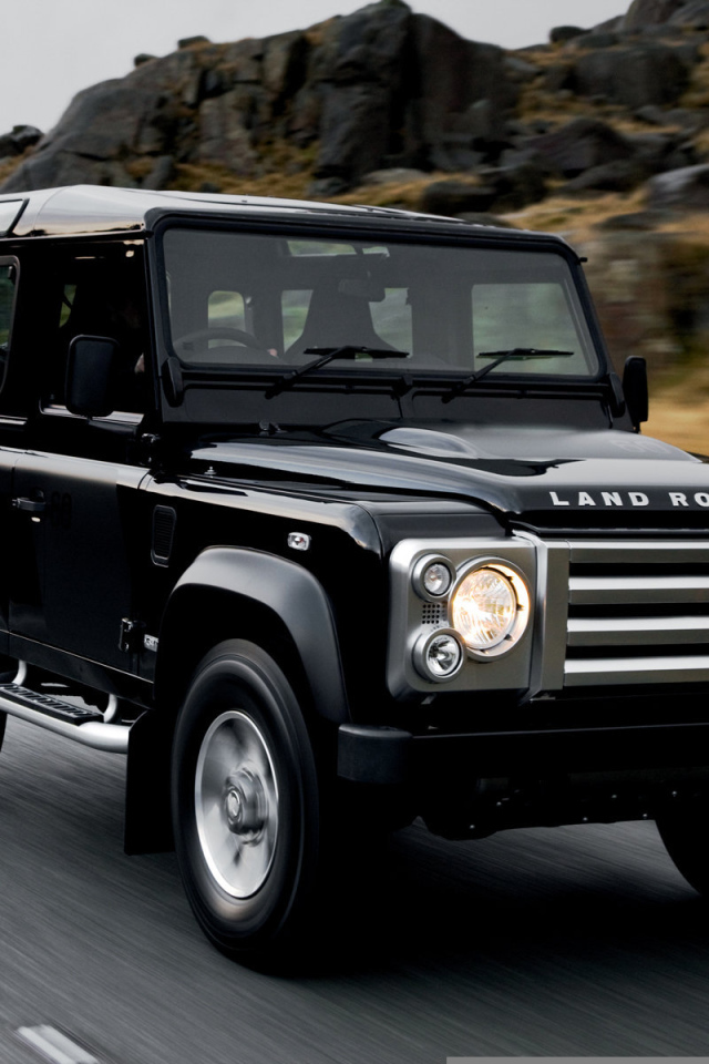  Красивый автомобиль Land Rover Defender в Москве