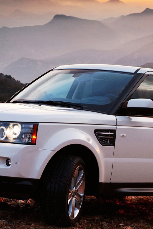 Белый Range Rover