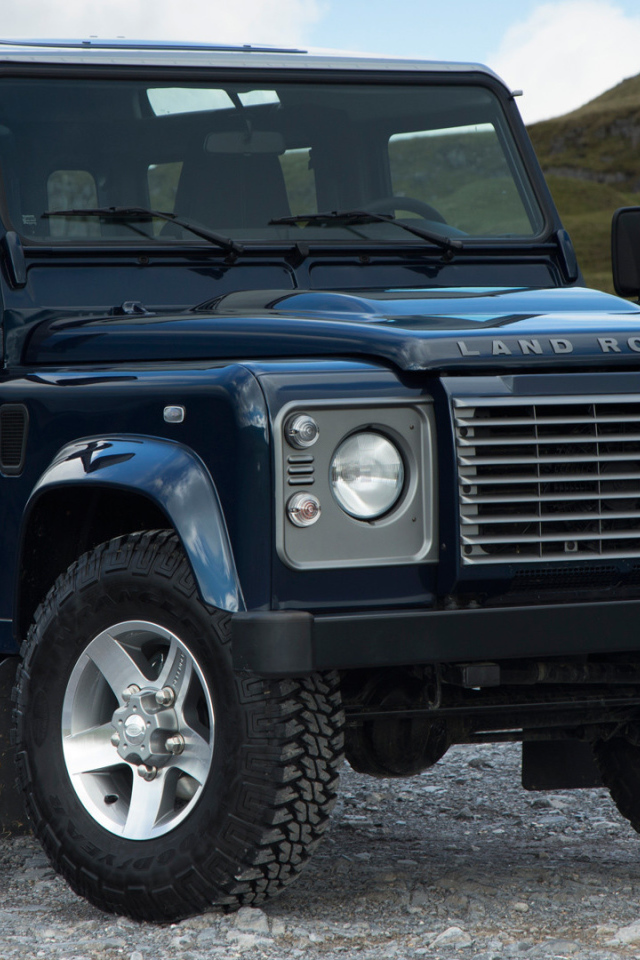  Надежная машина Land Rover Defender