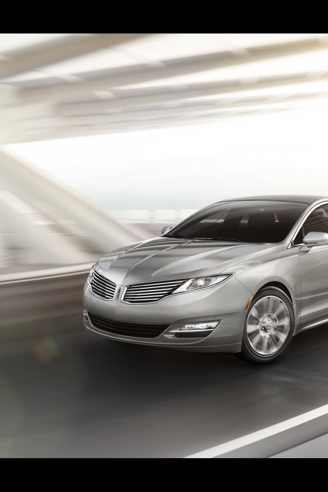 Красивый автомобиль Lincoln MKZ