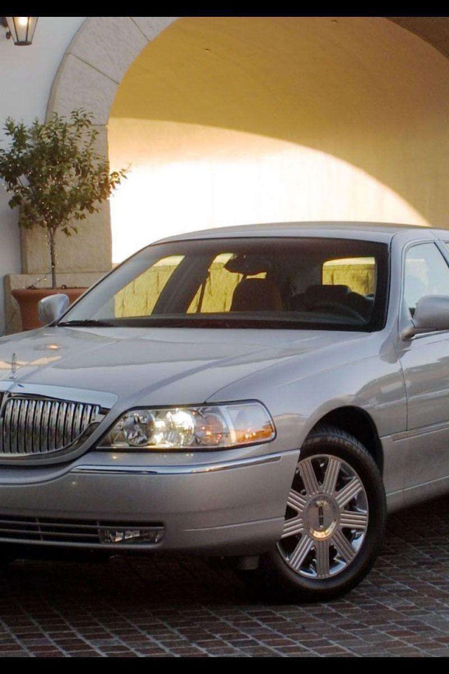 Дизайн автомобиля Lincoln Town Car