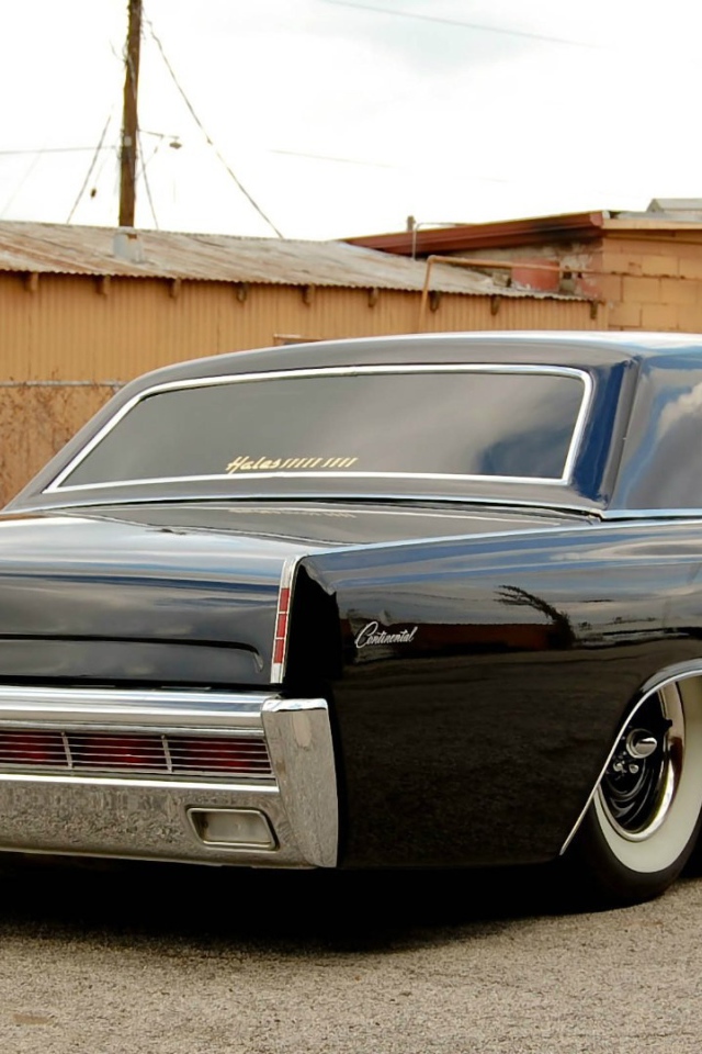 Новая машина Lincoln Continental