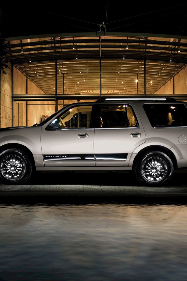 Надежная машина Lincoln Navigator