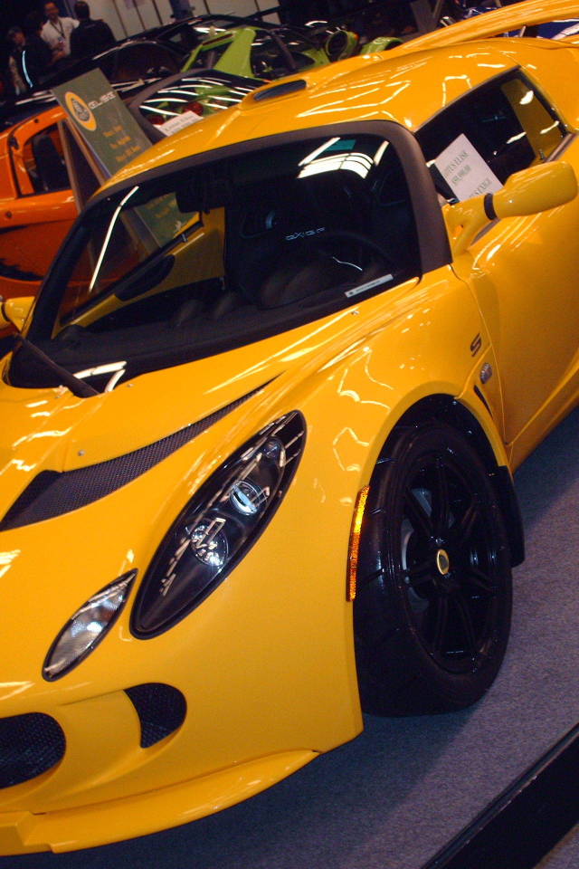 Желтый Lotus Elise