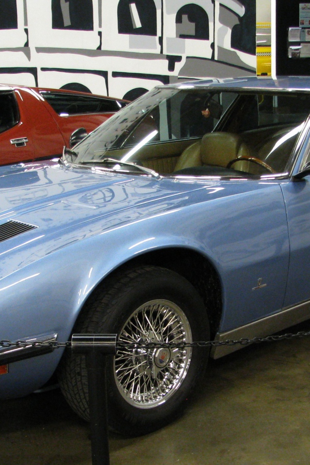 Надежный автомобиль Maserati Indy