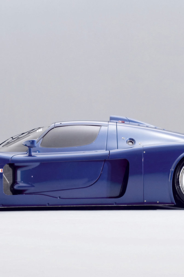 Надежный автомобиль Maserati MC12