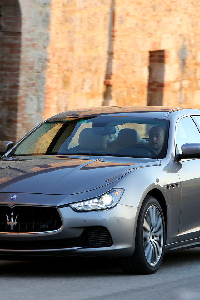 Новая машина Maserati Ghibli