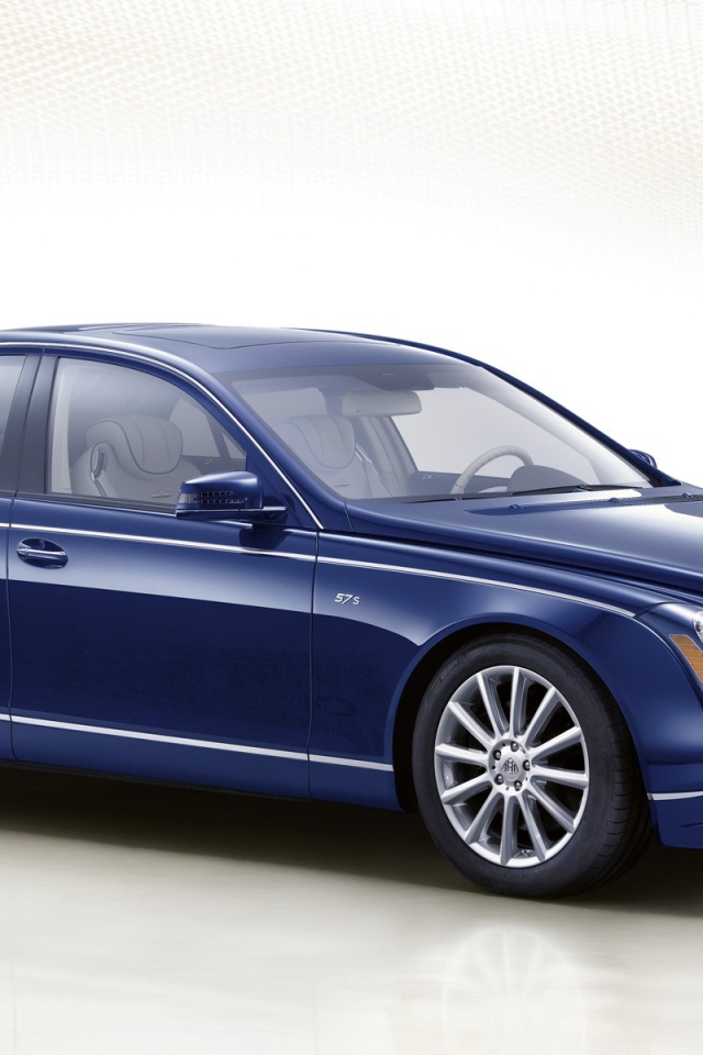 Красивый автомобиль Maybach  62s