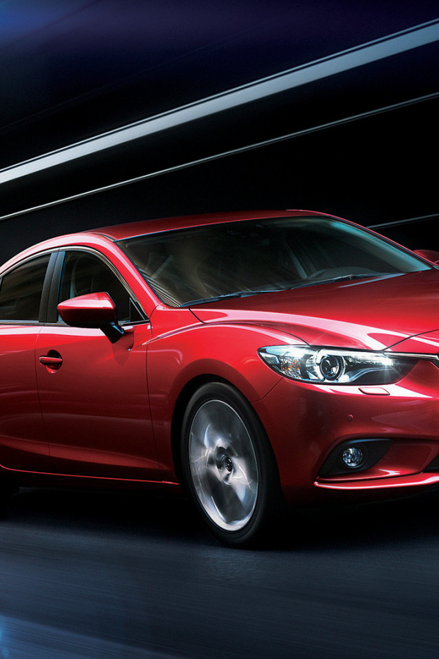 Красивый автомобиль Mazda 6 в Москве