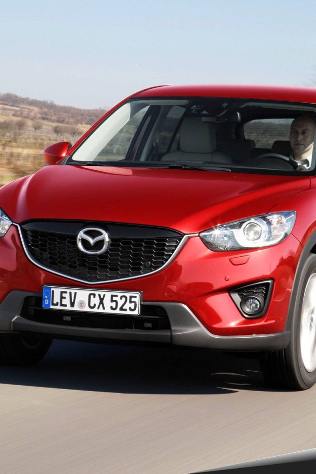 Красивый автомобиль Mazda CX 5 в Москве