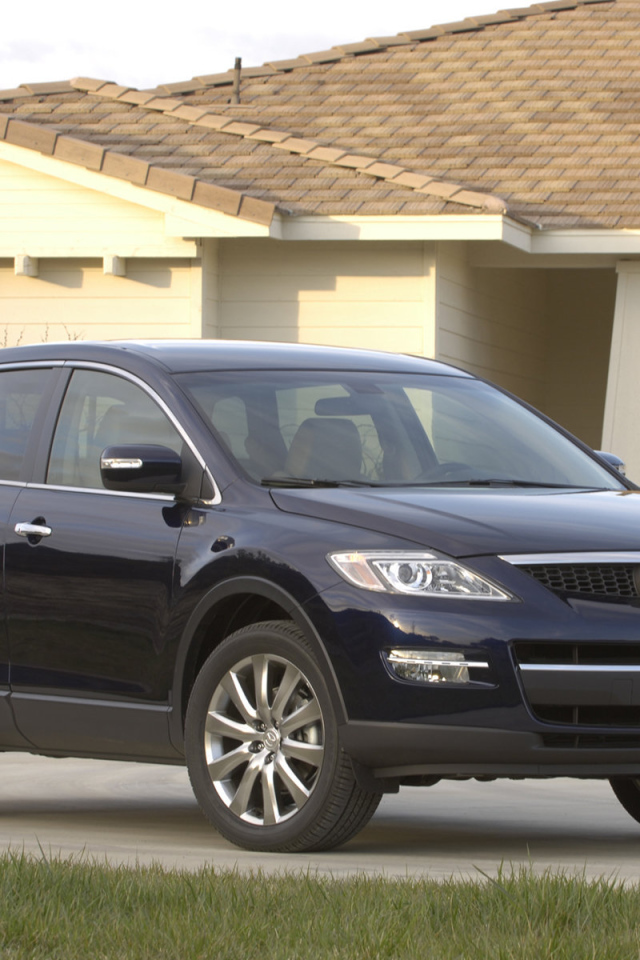 Автомобиль марки Mazda модели CX 9