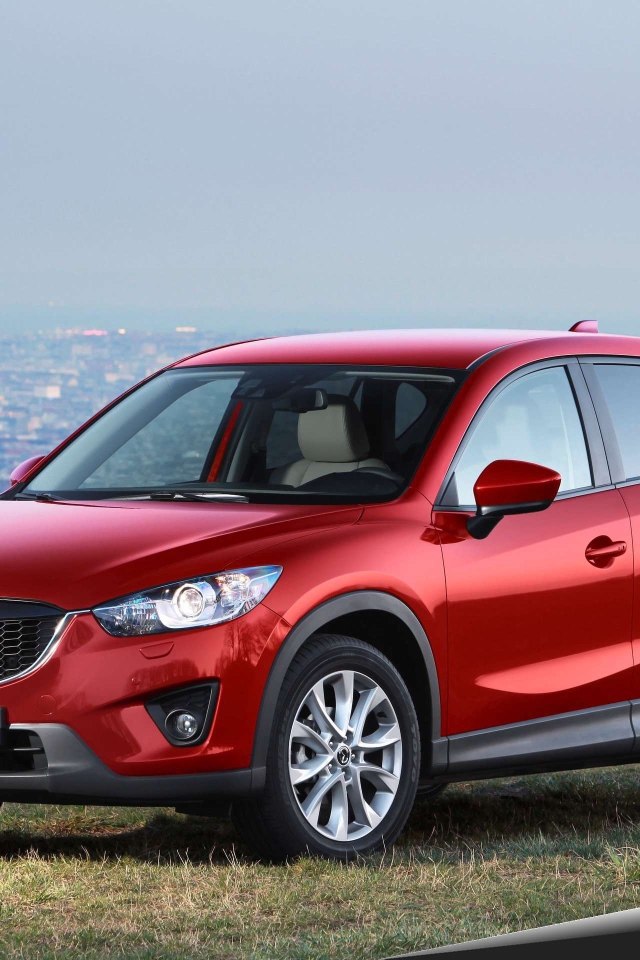 Автомобиль марки Mazda модели CX 5