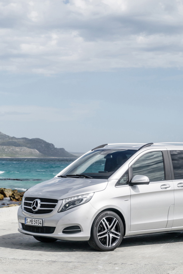 Надежный автомобиль Mercedes V-Class 2014