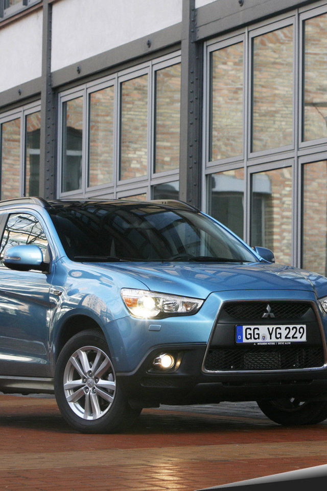 Красивый автомобиль Mitsubishi ASX в Москве