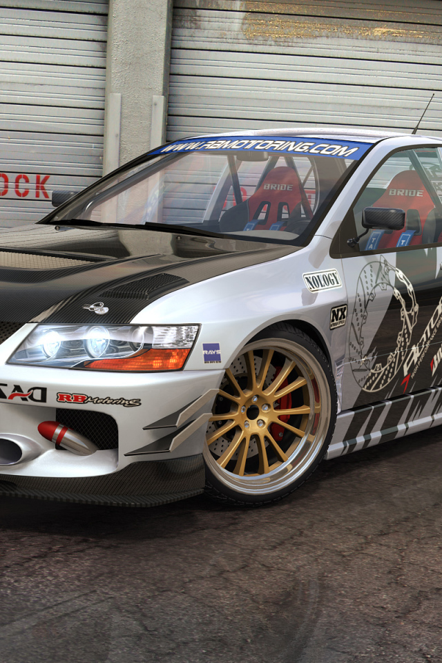 Красивый автомобиль Mitsubishi Lancer Evolution в Москве