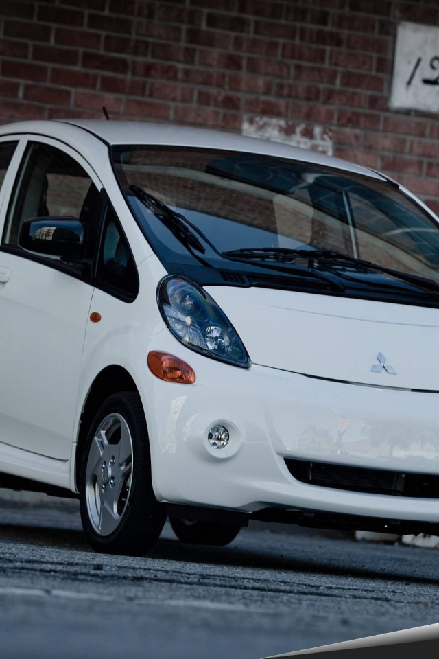 Автомобиль марки Mitsubishi модели Electric