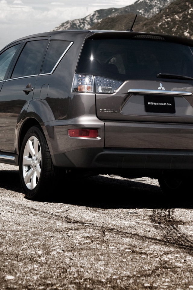 Надежная машина Mitsubishi Outlander