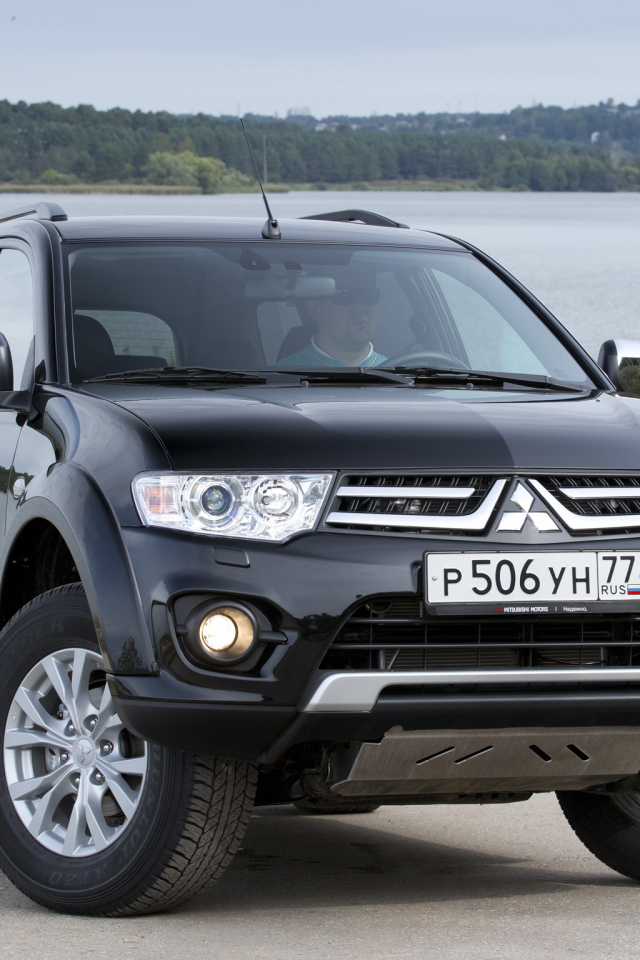 Надежный автомобиль Mitsubishi Pajero Sport