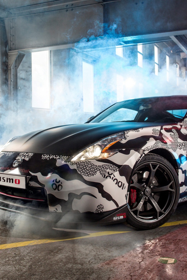 Автомобиль Nissan 370z nismo