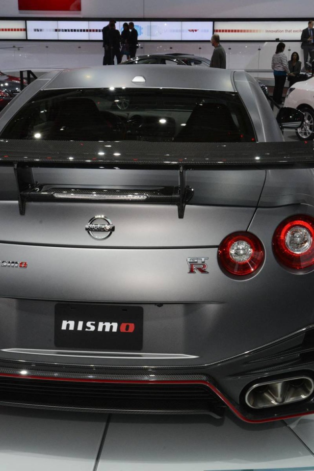 Надежный автомобиль Nissan GT-R Nismo 2014