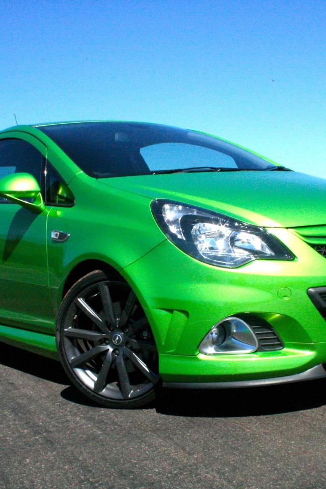 Красивый автомобиль Opel Corsa