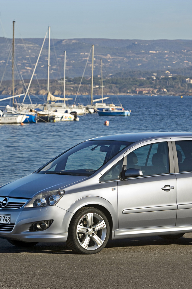 Дизайн автомобиля Opel Zafira