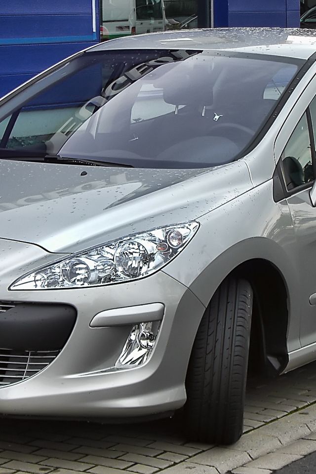 Серый Peugeot 308