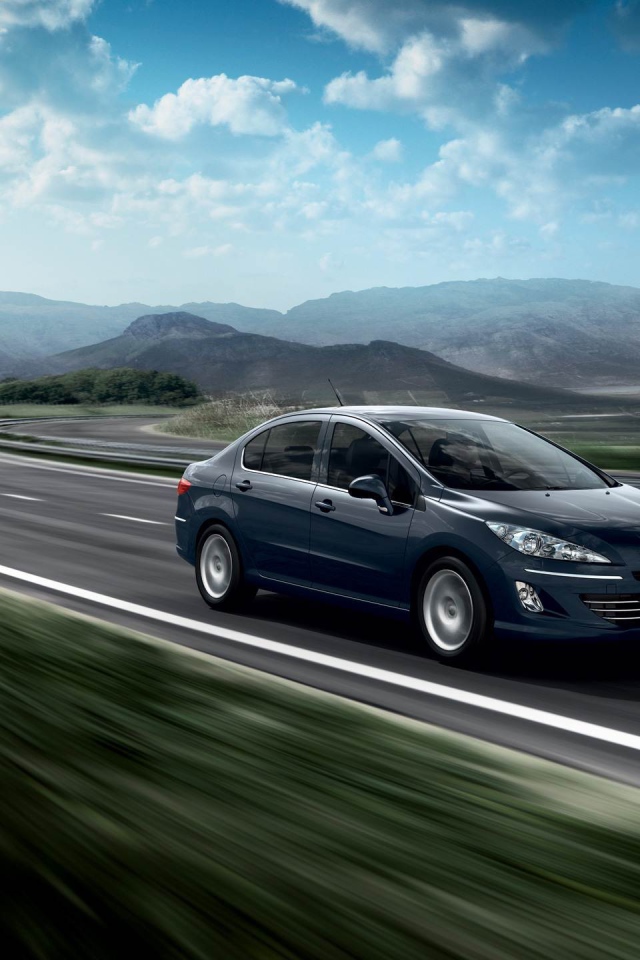 Надежная машина Peugeot 6008 2014 